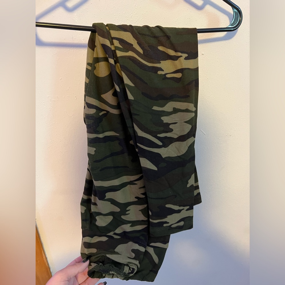 Women’s Camo Leggings
